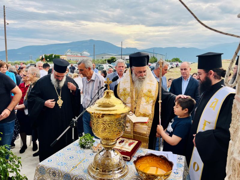 Φωτογραφικά στιγμιότυπα από τα Θυρανοίξια του Ναϊδρίου του Οσίου Λουκά του Ιατρού στην Προσοτσάνη  Δράμας. 